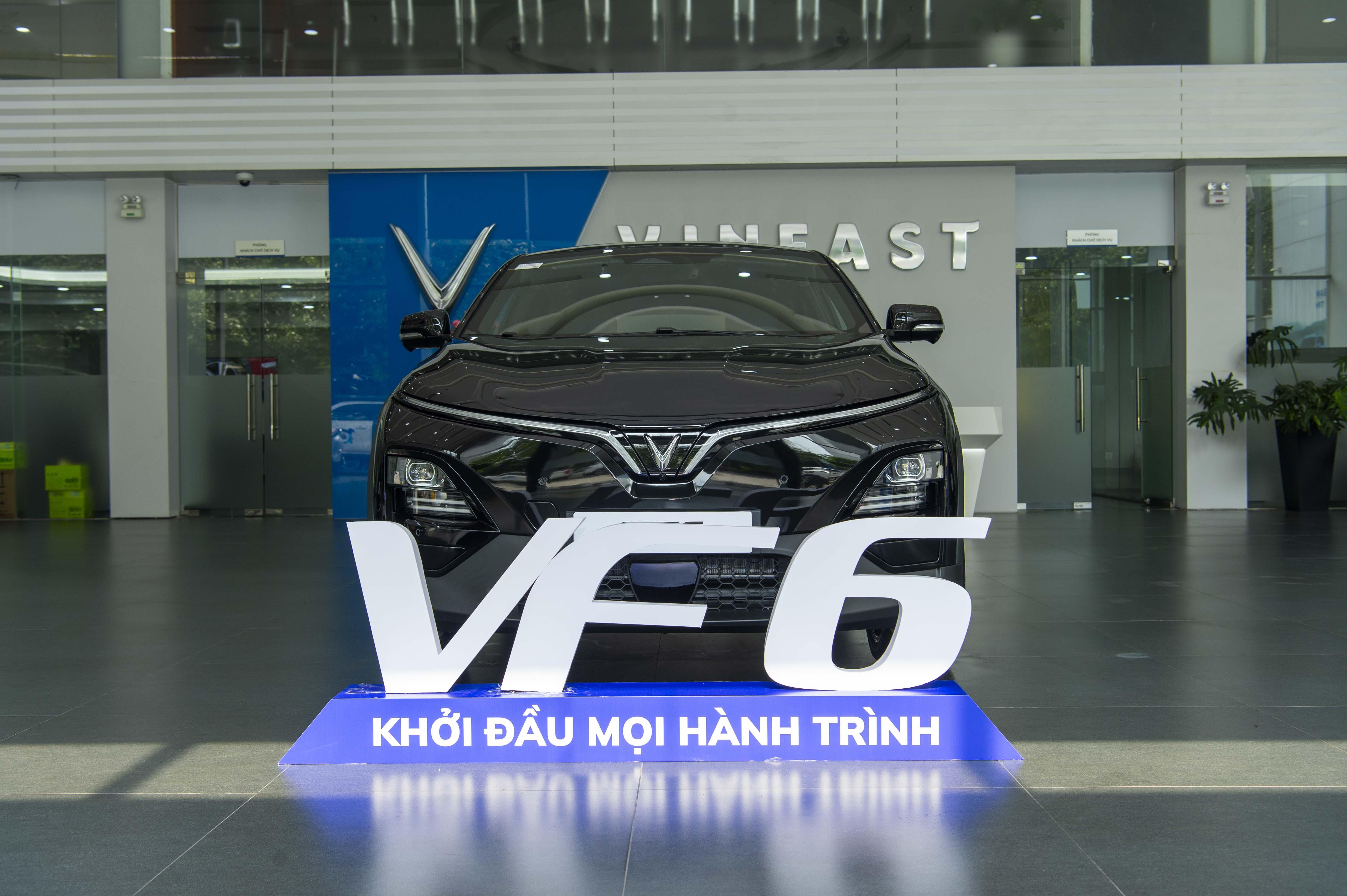 VinFast VF6 đèn pha LED hình chữ V