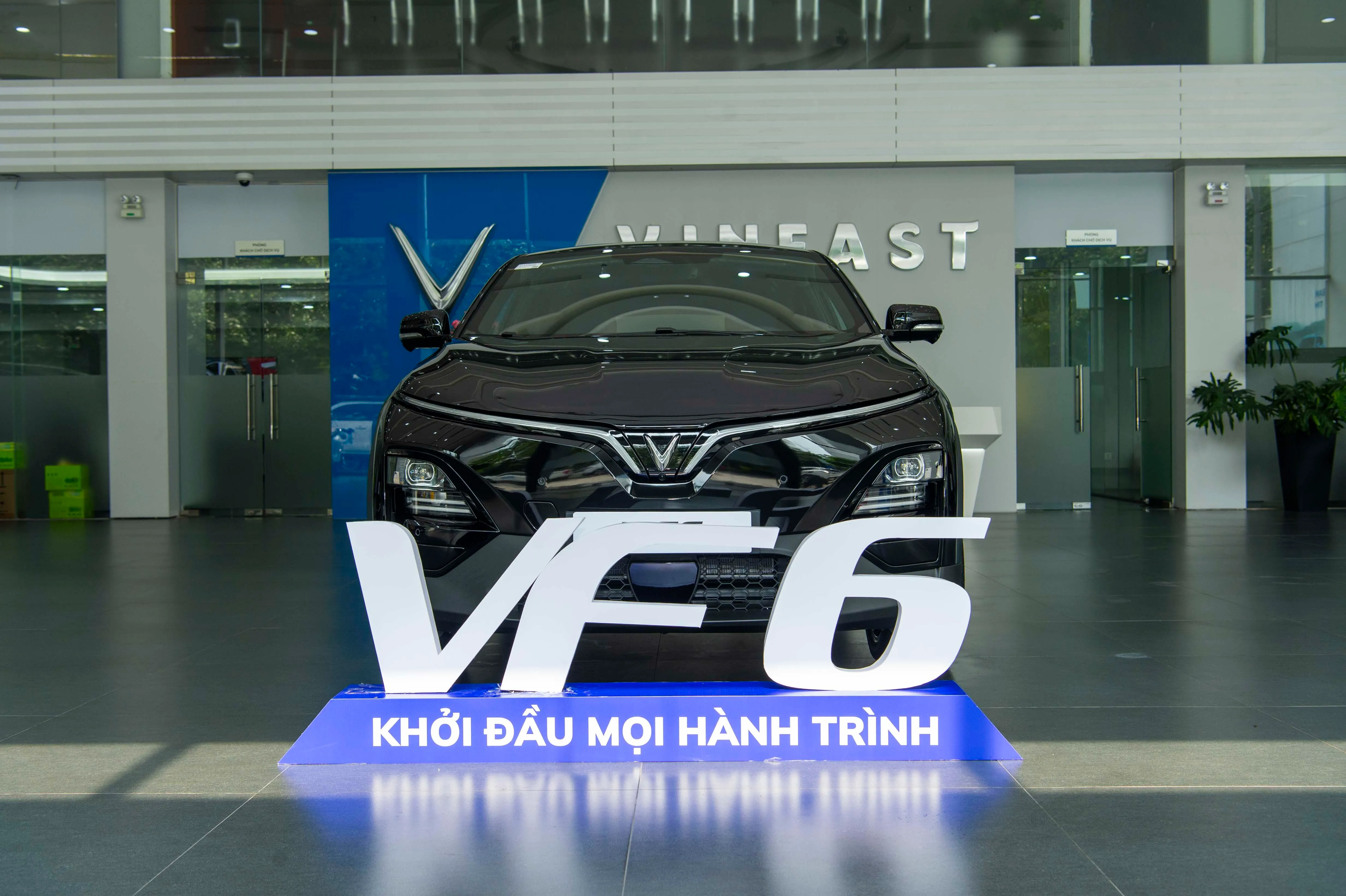 VinFast VF6 đèn pha LED hình chữ V