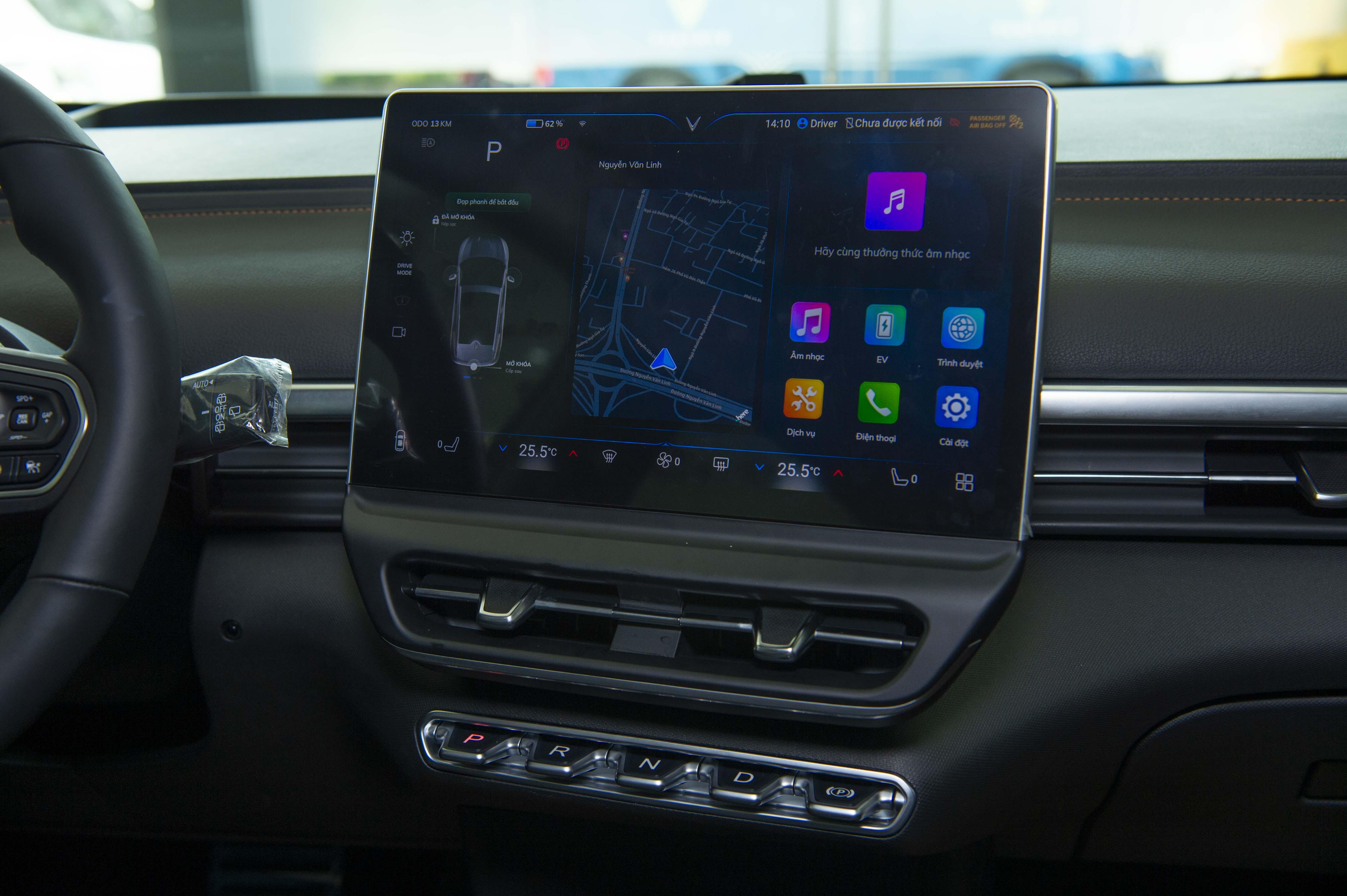 VinFast VF6 màn hình 12.9 inch