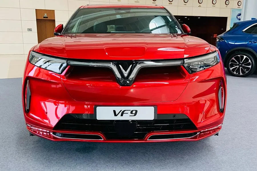 VinFast VF9 - Đuôi xe